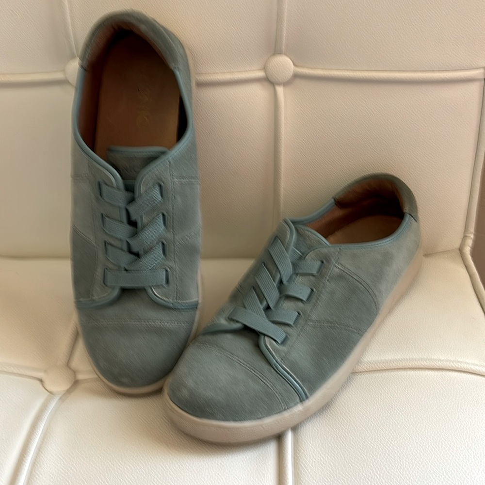 Vionic Suede Leather Slip-ons/Stretch Lacing.  Very good used condition. 8